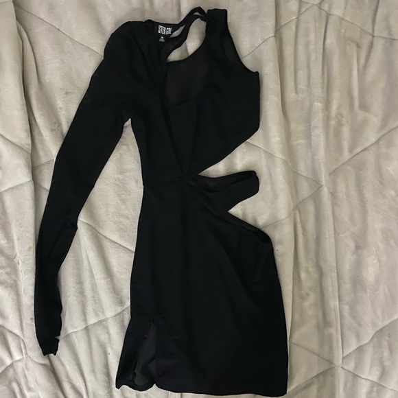 POSTER GIRL Mini Cut out dress never worn size medium - Picture 3 of 3